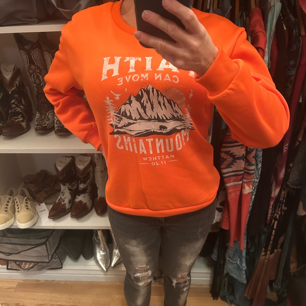 Orange Faith Can Move Mountains Sweatshirt size small